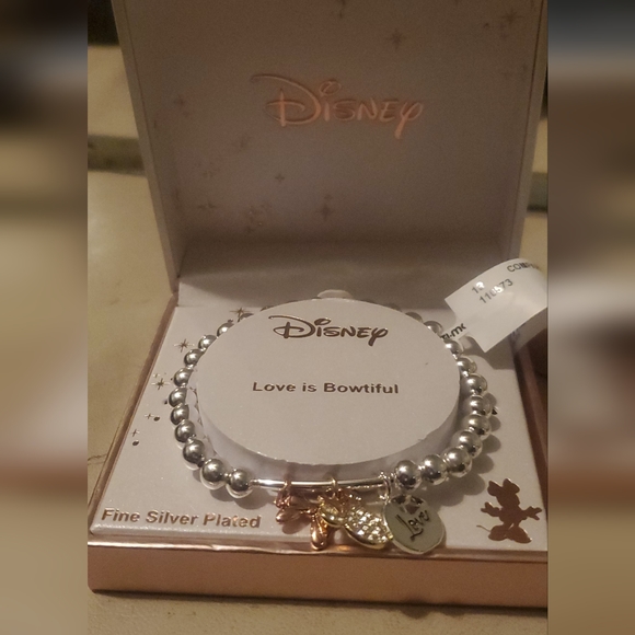 2 DISNEY BOX SETS - Picture 8 of 10